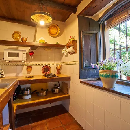 Navalgatos De El Tragaluz Holiday home Fuenteheridos